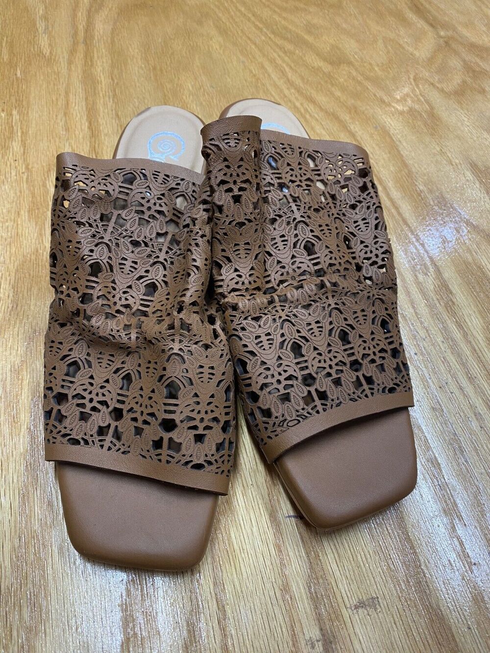 Golo Sandals Women's 8.5 Brown Leather Lace Pattern Stacked Heeled Preppy S64